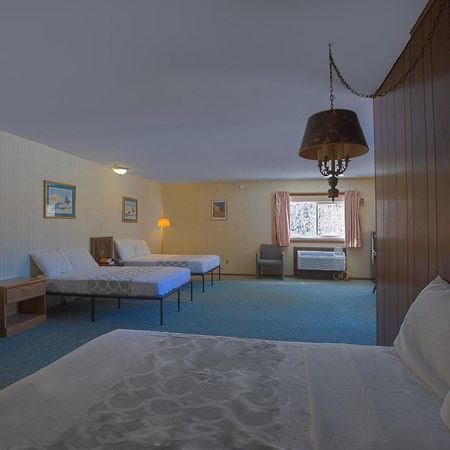 Love Hotels Tomahawk By Oyo At Lake Mohawksin Wi Eksteriør billede