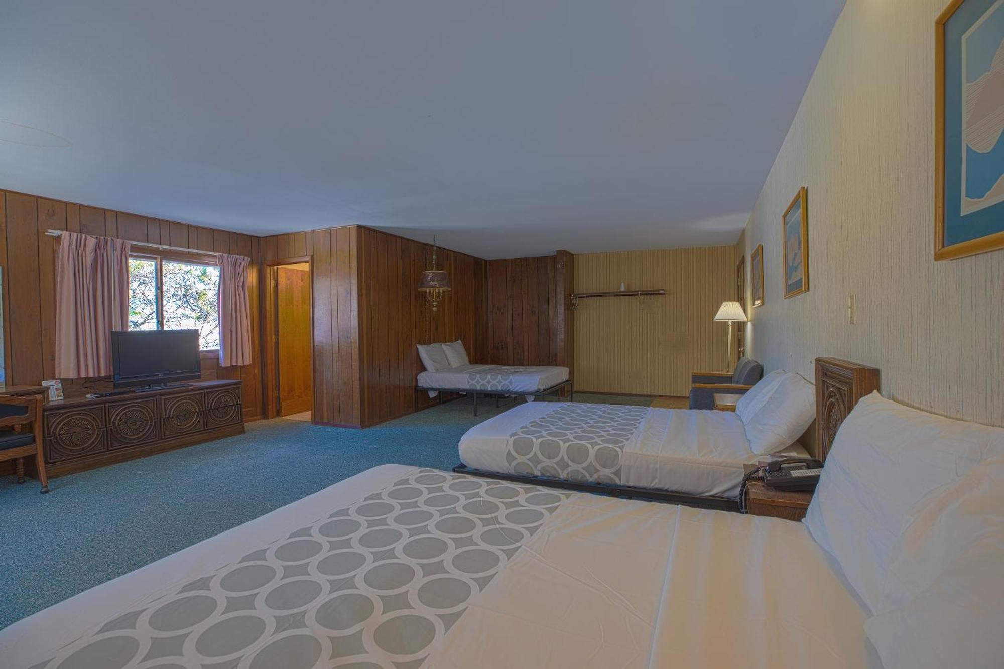 Love Hotels Tomahawk By Oyo At Lake Mohawksin Wi Eksteriør billede