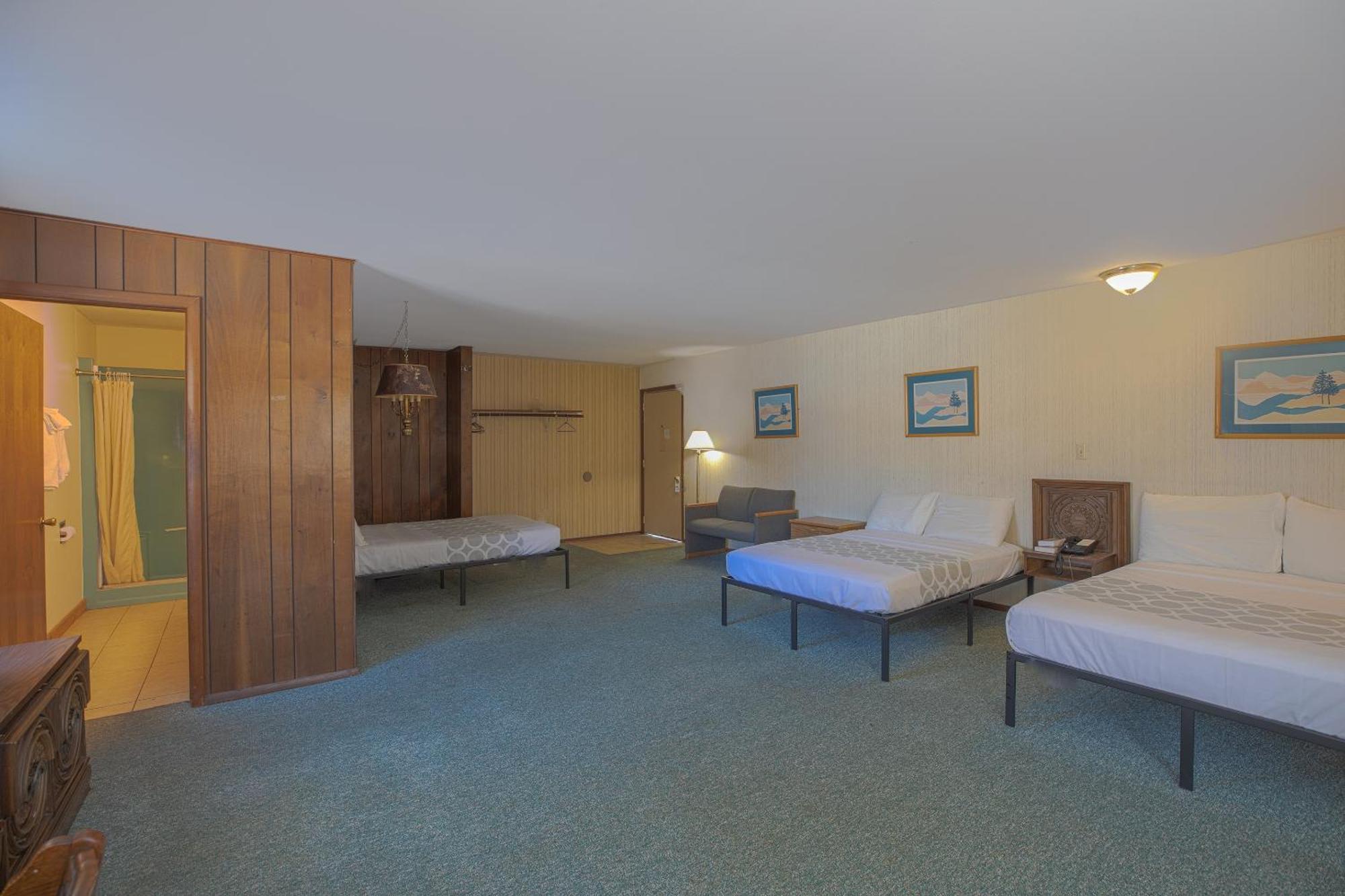 Love Hotels Tomahawk By Oyo At Lake Mohawksin Wi Eksteriør billede