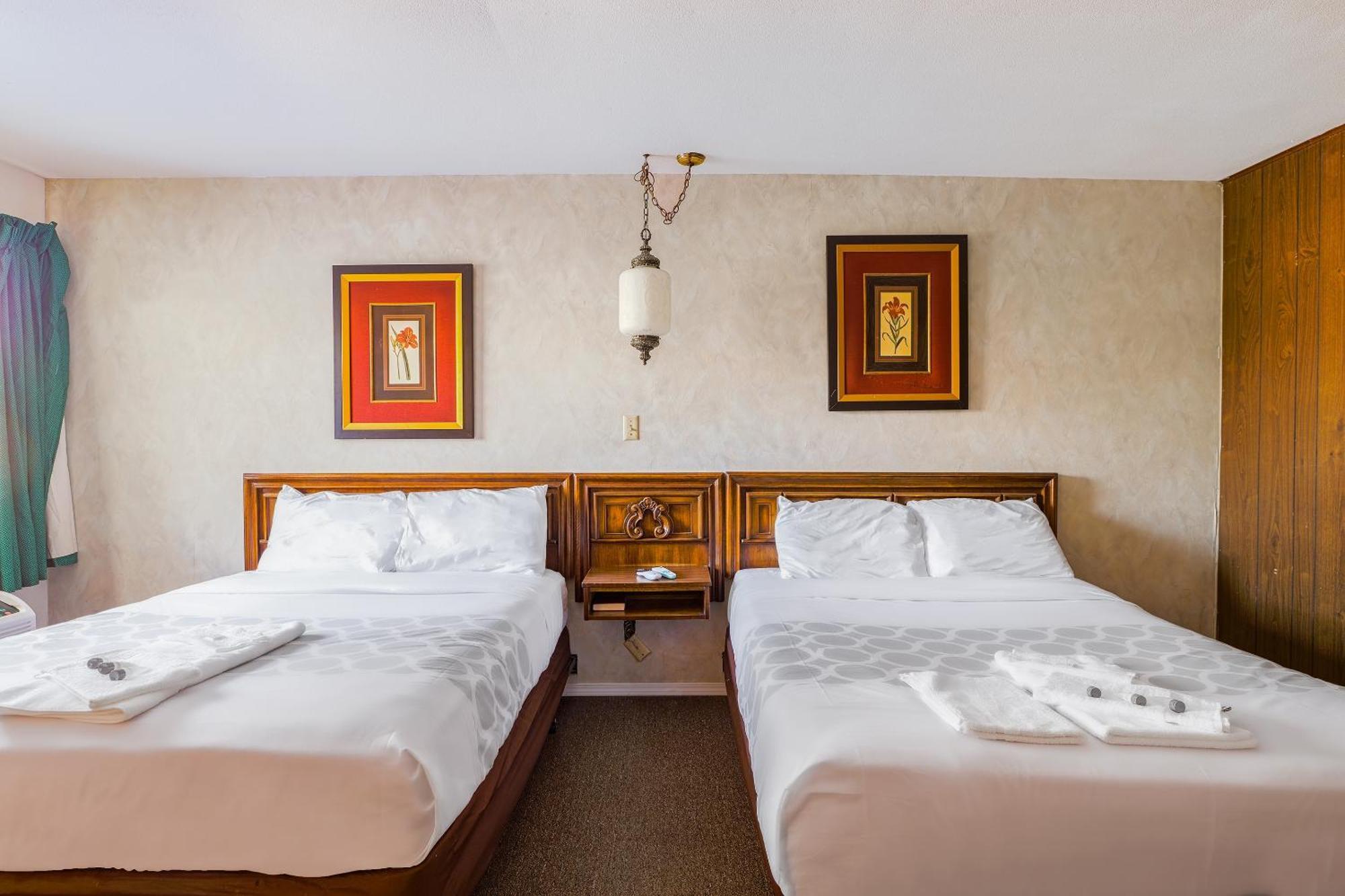 Love Hotels Tomahawk By Oyo At Lake Mohawksin Wi Eksteriør billede